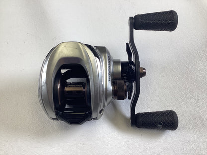 The Lew’s HyperMag TLH1SHG2 7.5:1 RH used casting reel, in silver and black with textured handles, is perfect for enthusiasts exploring our Rod and Reel Trade-In Program.